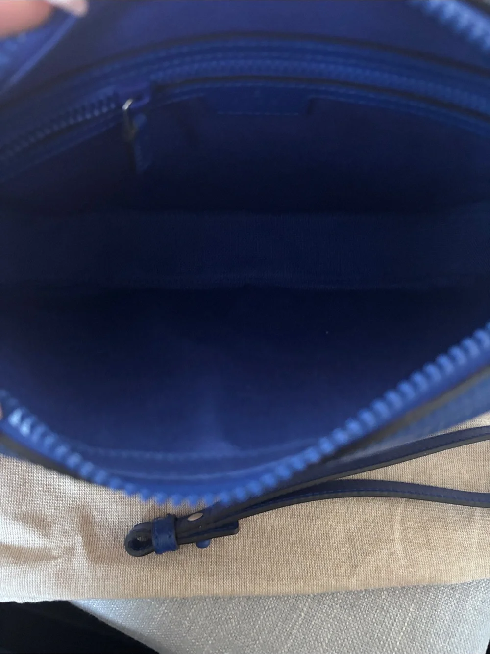 Gucci bold logo